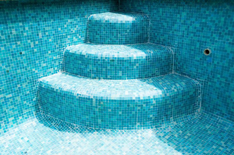 Pool Tile Grouting